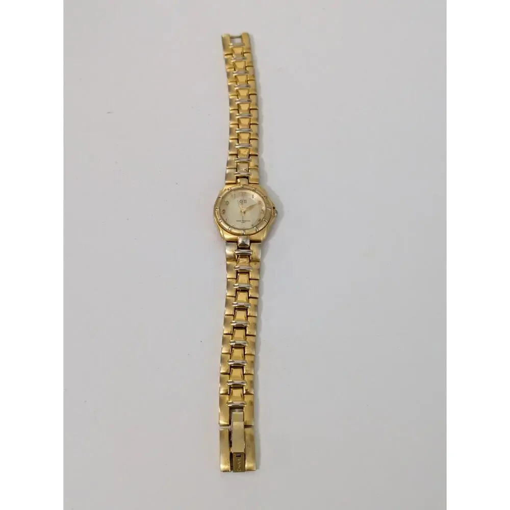 GII Gold Tone Quartz Ladies Watch Stainless Steel 8208 100ft‎ Water Resistant
